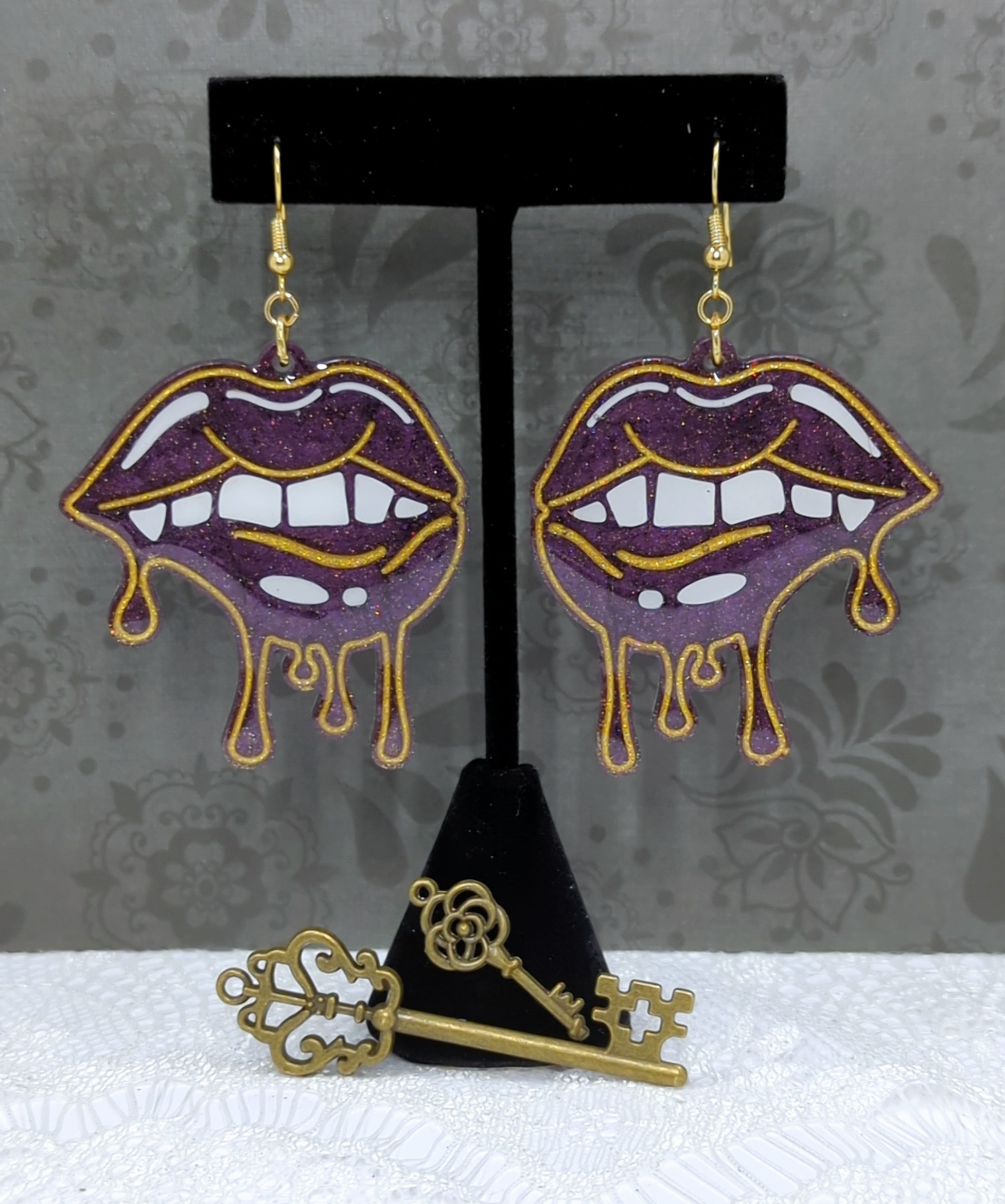 Dripping Lips Resin Earrings (Purple/Gold)
