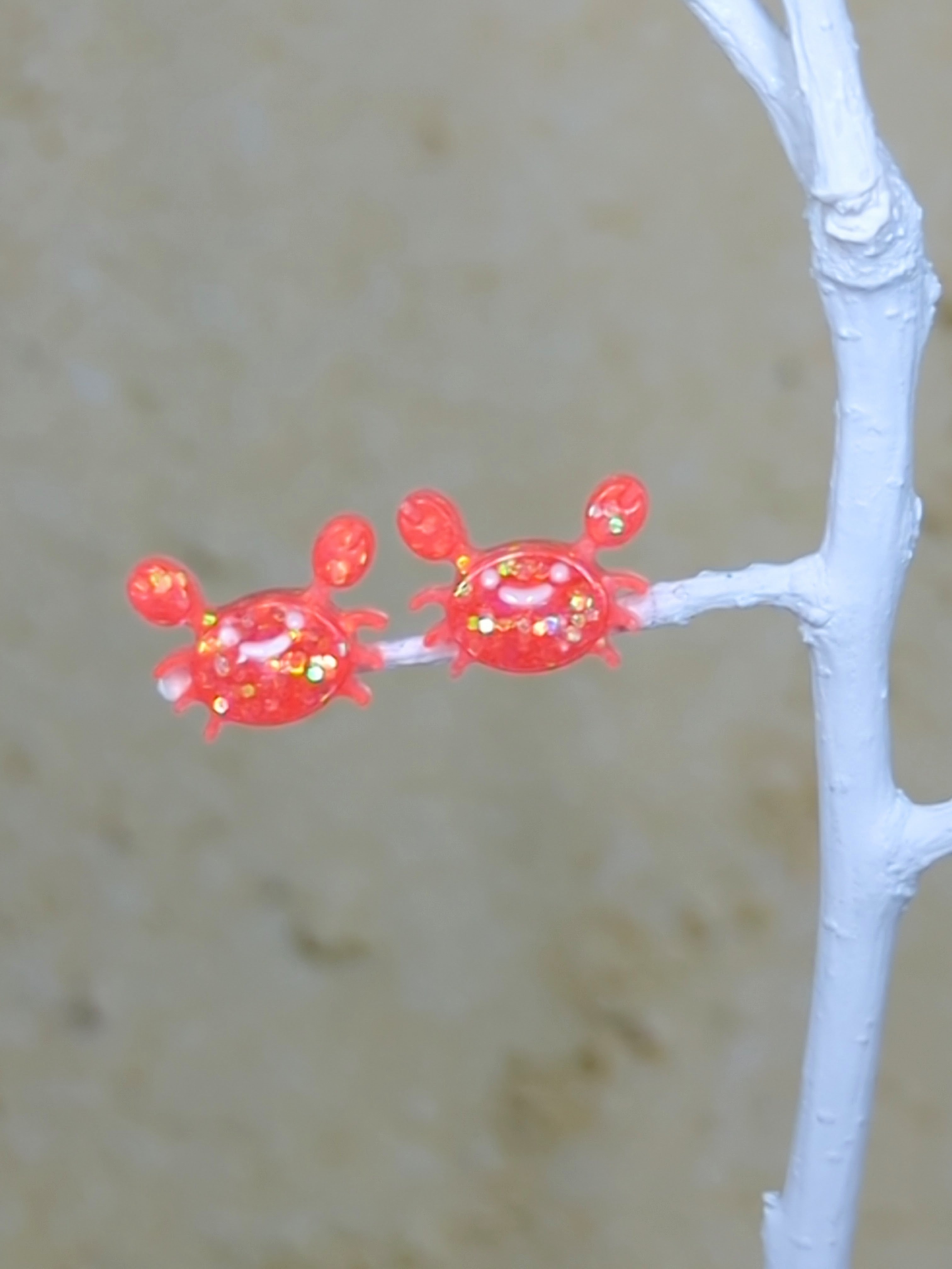 Crab Stud Resin Earrings (Coral Glitter)