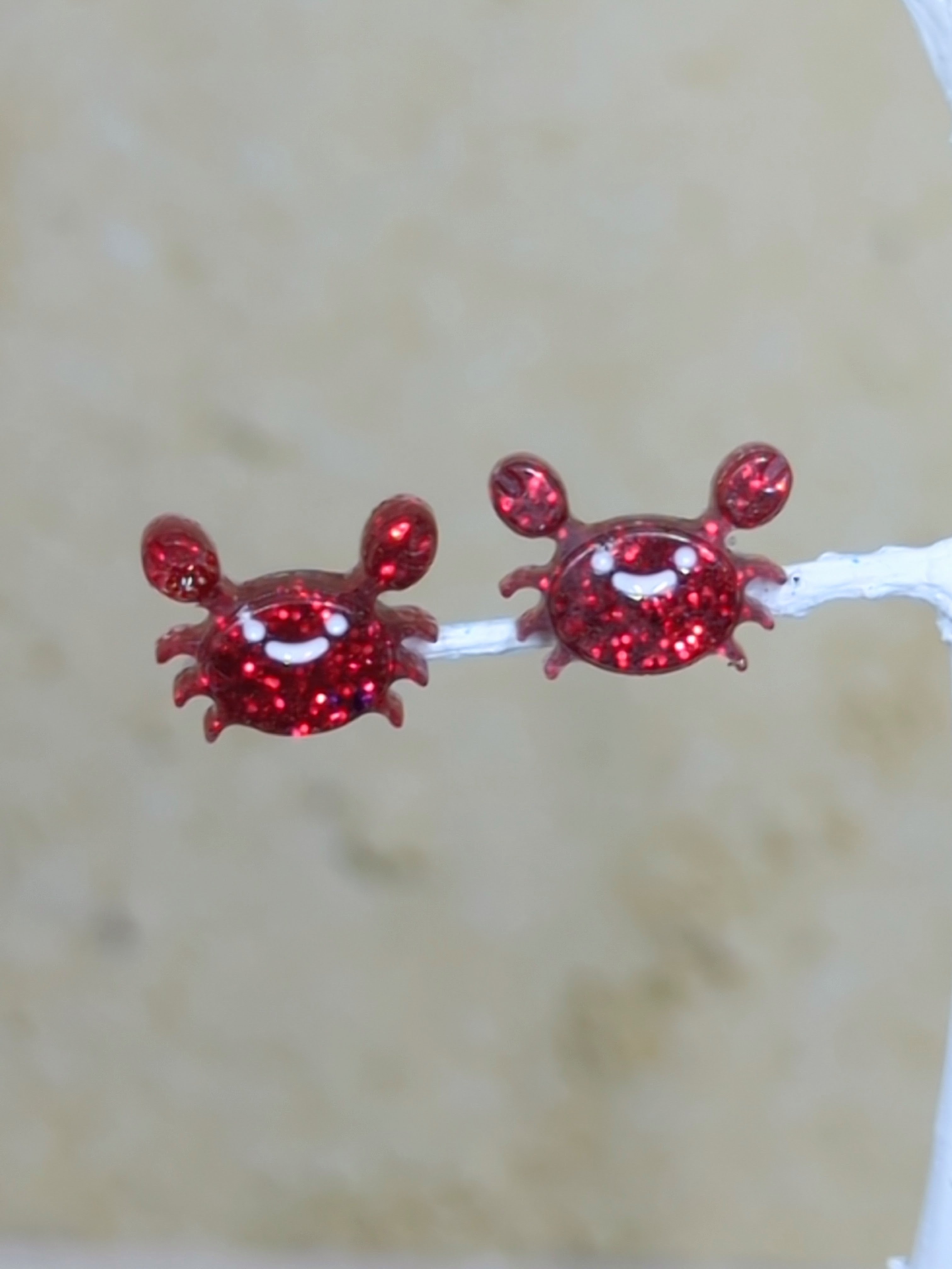 Crab Stud Resin Earrings (Red Glitter)