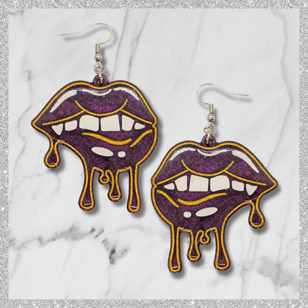 Kiss & Crown (Dripping Lips Earrings)